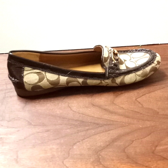 Really cute Coach shoes. I have a narrow foot and they don’t fit to my liking. - Picture 2 of 4
